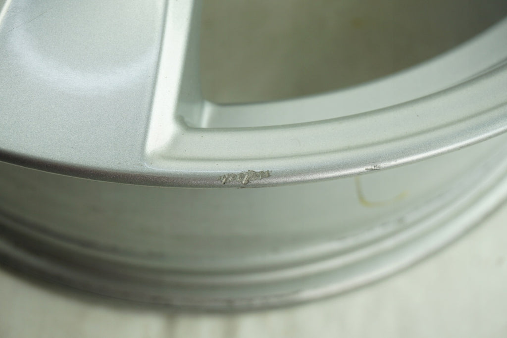 1x Alufelge 17 Zoll 6.5" 5x120 47ET Glanz Silber 6795561 BMW 1 E81 E87 Rim Wheel FEL5706566942gr