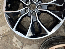 Laden Sie das Bild in den Galerie-Viewer, 1x Alufelge 19 Zoll 8.0" 5x114.3 55ET Glanz Silber 52910-S0100 Hyundai I30 FEL1909767807lb