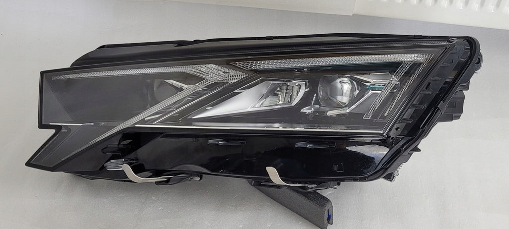Frontscheinwerfer Skoda Octavia IV 5E4941035 Ein Stück (Rechts oder Links) SCH9332987809pv