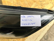 Laden Sie das Bild in den Galerie-Viewer, Frontscheinwerfer Kia Ceed 92101J7500 LED Ein Stück (Rechts oder Links)