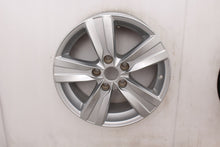 Laden Sie das Bild in den Galerie-Viewer, 1x Alufelge 16 Zoll 6.5&quot; 5x114.3 41ET Glanz Silber 403001119 Renault Rim Wheel