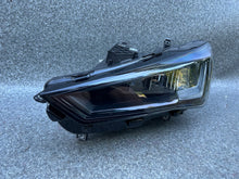 Laden Sie das Bild in den Galerie-Viewer, Frontscheinwerfer Seat Leon 5FB941005D Links Scheinwerfer Headlight SCH4977940406ko