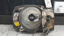 Laden Sie das Bild in den Galerie-Viewer, Frontscheinwerfer Mercedes-Benz W114 Rechts Scheinwerfer Headlight SCH2298013040nt