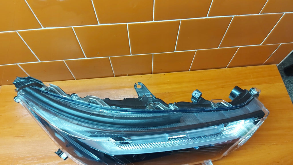 Frontscheinwerfer Toyota V 42-113 LED Rechts Scheinwerfer Headlight SCH1188121348uu