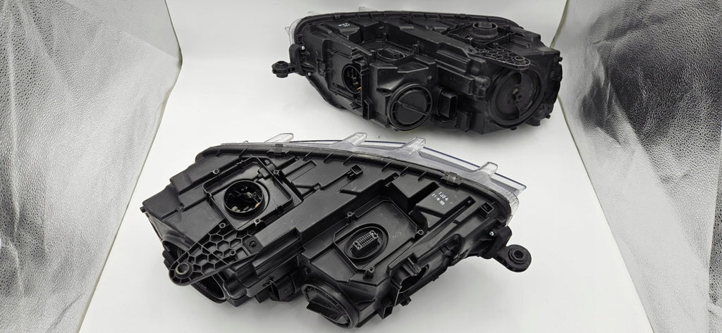 Frontscheinwerfer Skoda Octavia III 5E1941016B Xenon Rechts oder Links SCH6561633382ok