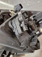 Load image into Gallery viewer, Frontscheinwerfer Renault Koleos I 00HCR02A011A Rechts Scheinwerfer Headlight SCH2340867067ki