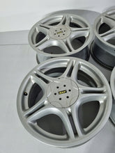 Laden Sie das Bild in den Galerie-Viewer, 4x Alufelge 16 Zoll 7.5" 5x120 38ET Glanz Silber 6855101 BMW 4 Rim Wheel FEL8211394351oe