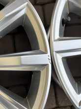 Laden Sie das Bild in den Galerie-Viewer, 4x Alufelge 17 Zoll 7.0" 5x112 40ET 3G0601025BP VW Passat B8 Beetle Touran FEL3811640122eb