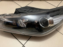 Laden Sie das Bild in den Galerie-Viewer, Frontscheinwerfer Hyundai I30 Fastback 92101-G4060 Halogen Links Headlight