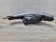 Laden Sie das Bild in den Galerie-Viewer, Frontscheinwerfer Hyundai I20 92101C8000 Links Scheinwerfer Headlight