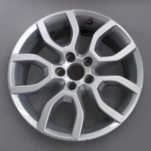 Laden Sie das Bild in den Galerie-Viewer, 1x Alufelge 17 Zoll 7.0&quot; 5x108 50ET Silber 31423874 Volvo Rim Wheel