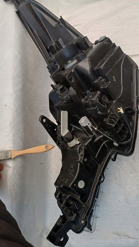 Frontscheinwerfer Toyota Avensis 12V23825 LED Ein Stück (Rechts oder Links) SCH8189163167lg