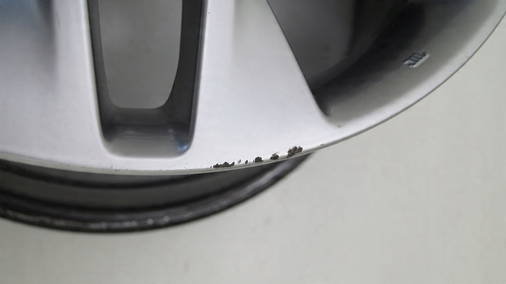 1x Alufelge 19 Zoll 8.5" 5x114.3 32ET 52910-2M330 Genesis Coupe Rim Wheel