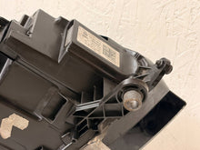 Laden Sie das Bild in den Galerie-Viewer, Frontscheinwerfer VW Golf Sportsvan 517941751B Xenon Links Headlight SCH9294434505jz