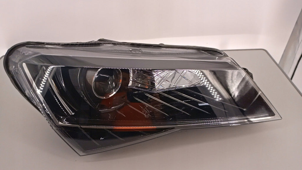 Frontscheinwerfer Skoda 3V1941016B Rechts Scheinwerfer Headlight SCH7661266148pk