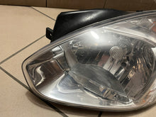 Laden Sie das Bild in den Galerie-Viewer, Frontscheinwerfer Hyundai Accent 92101-1E0000 Links Scheinwerfer Headlight