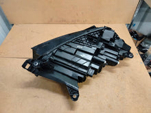 Laden Sie das Bild in den Galerie-Viewer, Frontscheinwerfer Skoda Enyaq 5LB941015 LED Links Scheinwerfer Headlight