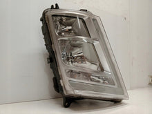 Laden Sie das Bild in den Galerie-Viewer, Frontscheinwerfer Volvo 22239217 Halogen Rechts Scheinwerfer Headlight