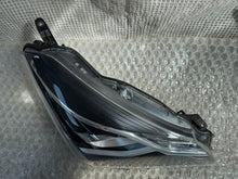 Laden Sie das Bild in den Galerie-Viewer, Frontscheinwerfer Toyota Yaris 87081090 Rechts Scheinwerfer Headlight SCH3956351162dx