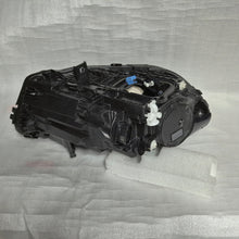 Laden Sie das Bild in den Galerie-Viewer, Frontscheinwerfer Mercedes-Benz W177 A1779065704 Full LED Rechts oder Links SCH5423058561td