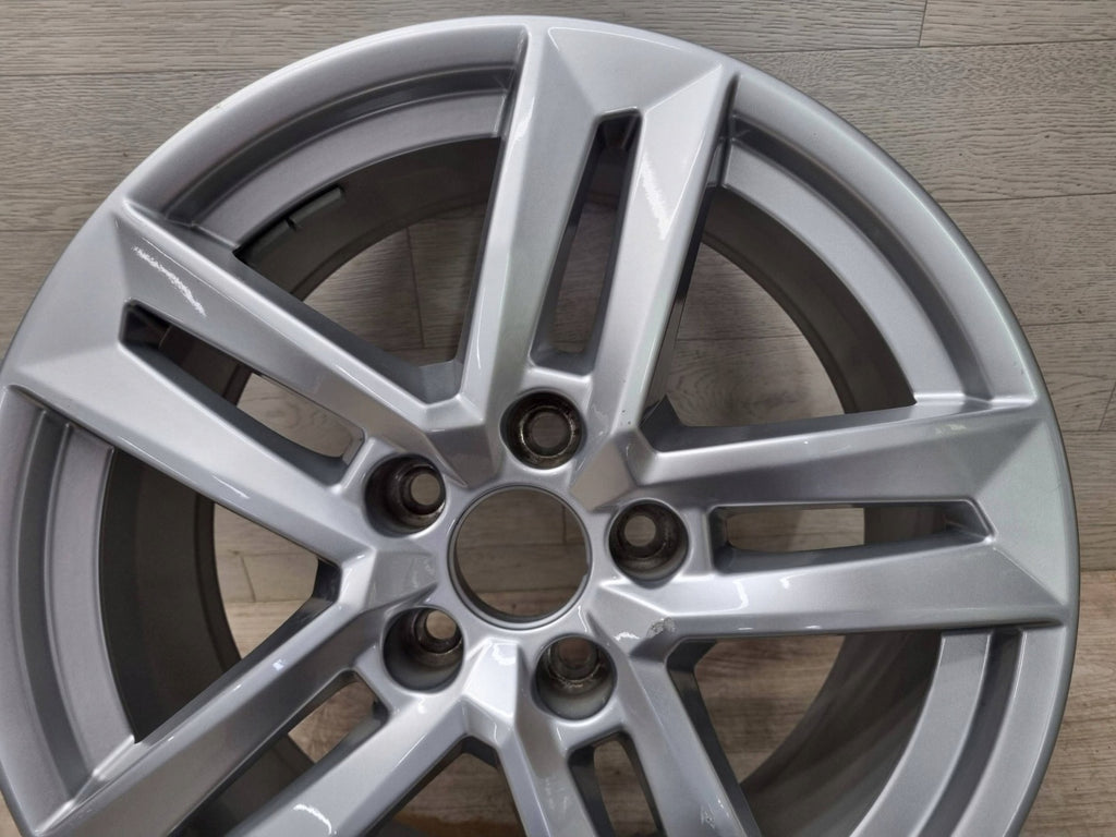 1x Alufelge 17 Zoll 7.0" 5x112 42ET Glanz Silber 8W0601025P Audi A4 Rim Wheel FEL6360651742rb