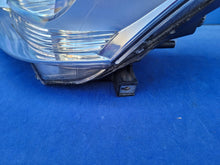 Laden Sie das Bild in den Galerie-Viewer, Frontscheinwerfer Toyota Verso 81150-0F100-00 81150-0F100 Xenon Links Headlight SCH6976454209pk