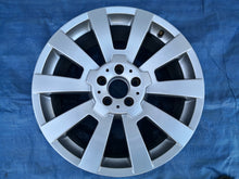 Laden Sie das Bild in den Galerie-Viewer, 1x Alufelge 19 Zoll 8.5&quot; 5x112 52ET A2044012102 Mercedes-Benz X204 Rim Wheel