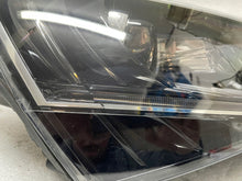 Laden Sie das Bild in den Galerie-Viewer, Frontscheinwerfer Skoda Superb III 3V1941016B Xenon Rechts Headlight