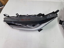 Load image into Gallery viewer, Frontscheinwerfer Toyota Yaris Full LED Ein Stück (Rechts oder Links) Headlight SCH1040969436gk