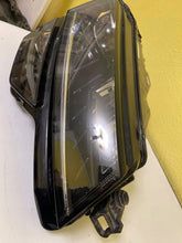 Laden Sie das Bild in den Galerie-Viewer, Frontscheinwerfer Skoda Karoq 57B941016D Rechts Scheinwerfer Headlight SCH4064164062sw