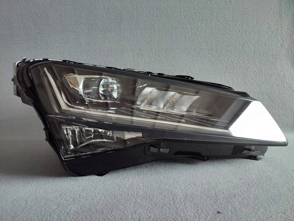 Frontscheinwerfer Skoda Superb III 3V1941016D Full LED Rechts Headlight