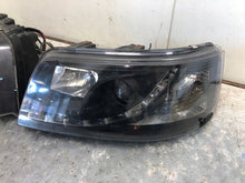 Laden Sie das Bild in den Galerie-Viewer, Frontscheinwerfer VW T5 SK3401-VWT503 SK3402-VWT503 Ein Satz Headlight SCH7330854759vt