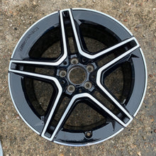 Laden Sie das Bild in den Galerie-Viewer, 1x Alufelge 18 Zoll 8.5&quot; 5x112 M8S-JK7-1BN Mercedes-Benz W205 Rim Wheel