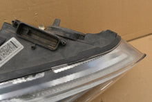 Laden Sie das Bild in den Galerie-Viewer, Frontscheinwerfer Ford Focus III F1EB-13W029-AF Rechts Scheinwerfer Headlight SCH3584450350pg