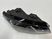 Load image into Gallery viewer, Frontscheinwerfer VW Caddy 2K1941016B Ein Stück (Rechts oder Links) Headlight SCH3321954022pi