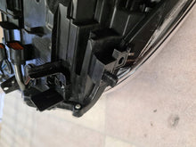 Load image into Gallery viewer, Frontscheinwerfer Mazda 6 Gj 100-65041 Rechts Scheinwerfer Headlight SCH7199002808ef