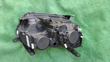 Laden Sie das Bild in den Galerie-Viewer, Frontscheinwerfer Dacia Duster 260609367R LED Links Scheinwerfer Headlight