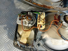 Laden Sie das Bild in den Galerie-Viewer, Frontscheinwerfer Mercedes-Benz W115 Ein Stück (Rechts oder Links) Headlight