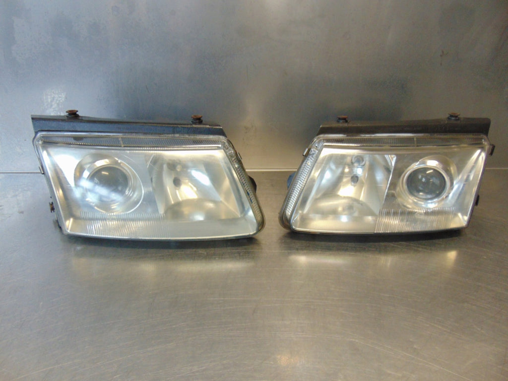 Frontscheinwerfer VW Passat 14742600 14742500 Xenon Ein Satz Headlight SCH6878294498ka