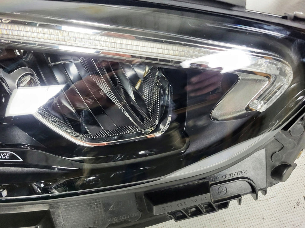 Frontscheinwerfer Mercedes-Benz W206 A2069068104 A2069068204 LED Ein Satz SCH6588384095mb