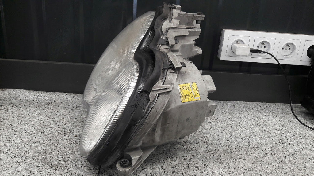 Frontscheinwerfer Mercedes-Benz W203 0301166272 Rechts Scheinwerfer Headlight SCH7642649625hs