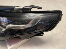 Laden Sie das Bild in den Galerie-Viewer, Frontscheinwerfer Land Rover I Sport Discovery L550 FK72-13W029-EE Xenon FALSE SCH1824666293te