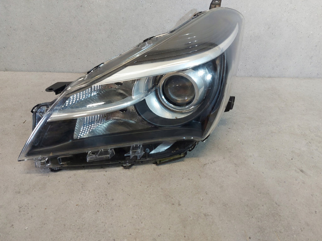 Frontscheinwerfer Toyota Yaris Links Scheinwerfer Headlight