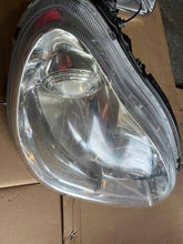 Laden Sie das Bild in den Galerie-Viewer, Frontscheinwerfer Mercedes-Benz W220 A2208203661 Rechts Scheinwerfer Headlight SCH9720332763hp