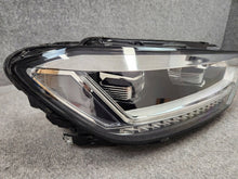 Laden Sie das Bild in den Galerie-Viewer, Frontscheinwerfer VW Touran 5TB941082B Rechts Scheinwerfer Headlight SCH3332953034nx