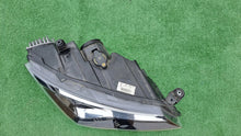 Laden Sie das Bild in den Galerie-Viewer, Frontscheinwerfer Seat Ateca 576941008D Rechts Scheinwerfer Headlight