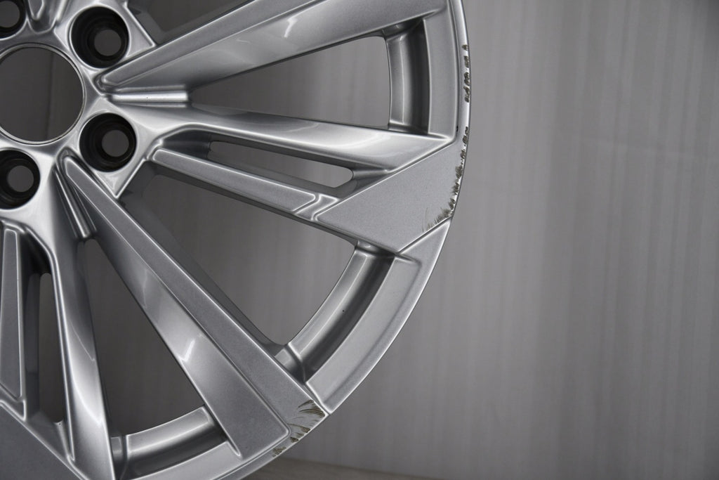 1x Alufelge 18 Zoll 7.0" 5x100 39ET Glanz Silber 658601025P Skoda Scala Kamiq FEL1267727579jc