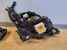 Laden Sie das Bild in den Galerie-Viewer, Frontscheinwerfer BMW E60 E61 7177739 Xenon Links Scheinwerfer Headlight SCH9962059817gr