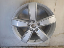 Load image into Gallery viewer, 1x Alufelge 17 Zoll 6.5" 5x112 38ET Glanz Silber 5NA071497 VW Rim Wheel FEL7653882117xx