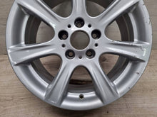 Laden Sie das Bild in den Galerie-Viewer, 1x Alufelge 17 Zoll 8.0" 5x120 34ET Glanz Silber 6856893 BMW 3 F30 F31 Rim Wheel FEL3309715480up